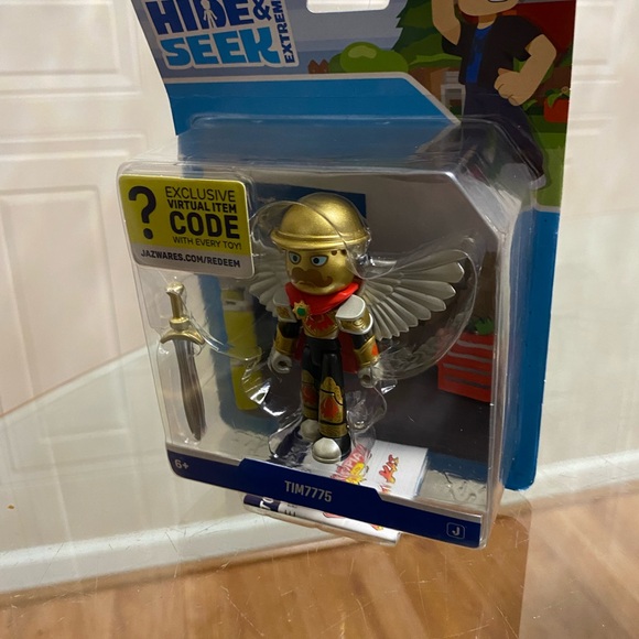 Roblox DevSeries Hide & Seek Extreme TIM7775 Toy Figure with Virtual Item Code - Picture 3 of 6